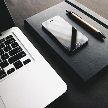 色系军团漫画大全彩色,缤纷世界，奇幻冒险之旅